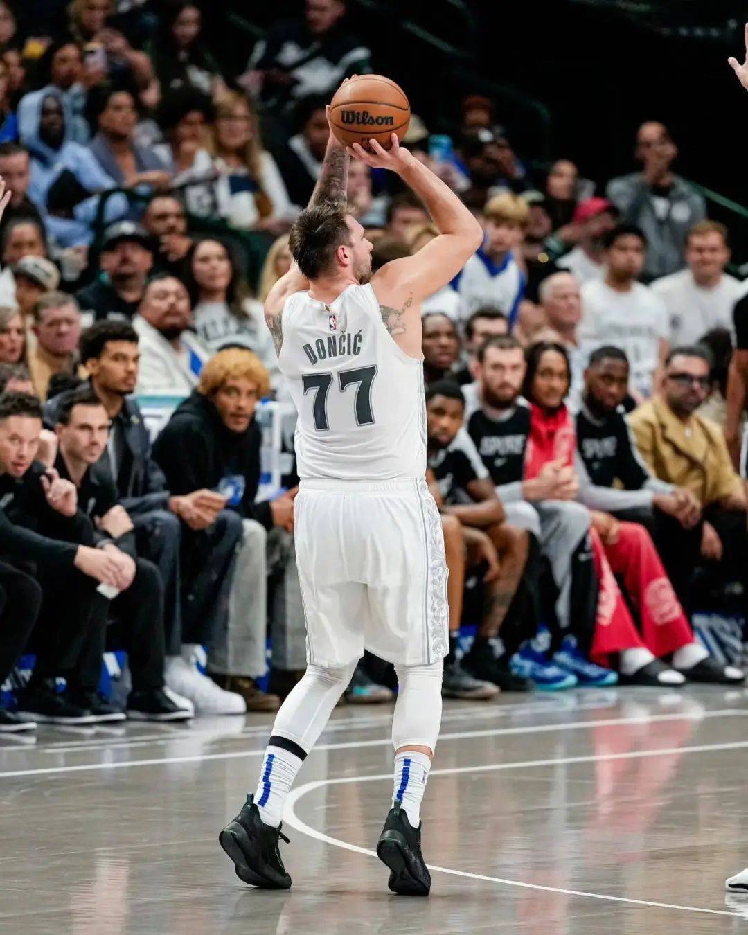 世俱杯参赛资格-小牛惜败热火,遭遇败绩