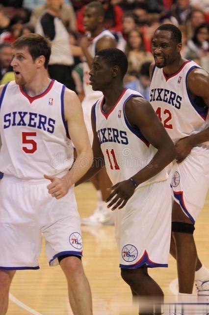 世俱杯时间-澳大利亚男篮力克公牛，恩比德制霸全场的简单介绍