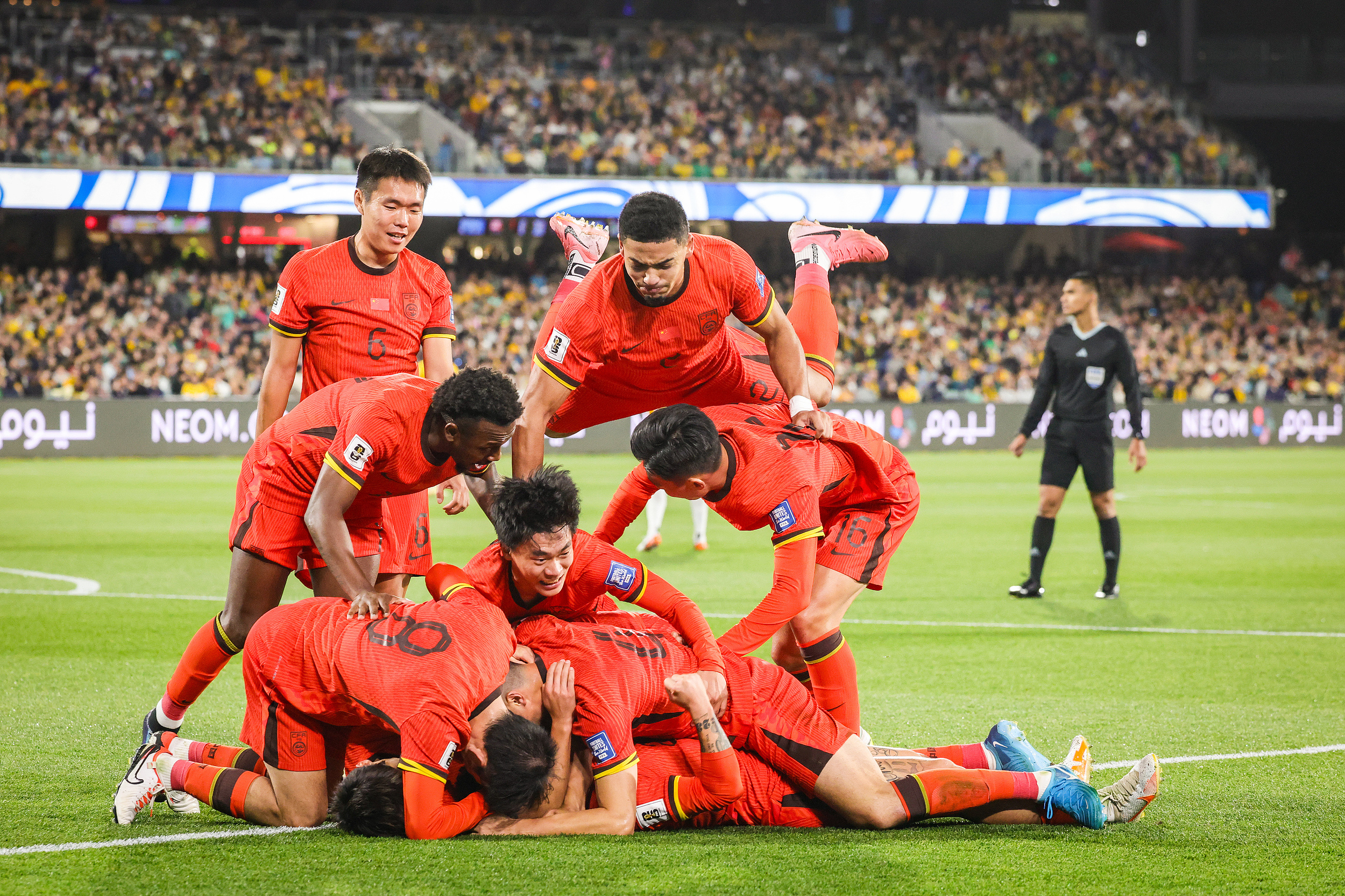 世俱杯赛程-印尼队碾压中国队，黄鸭组合带队取胜