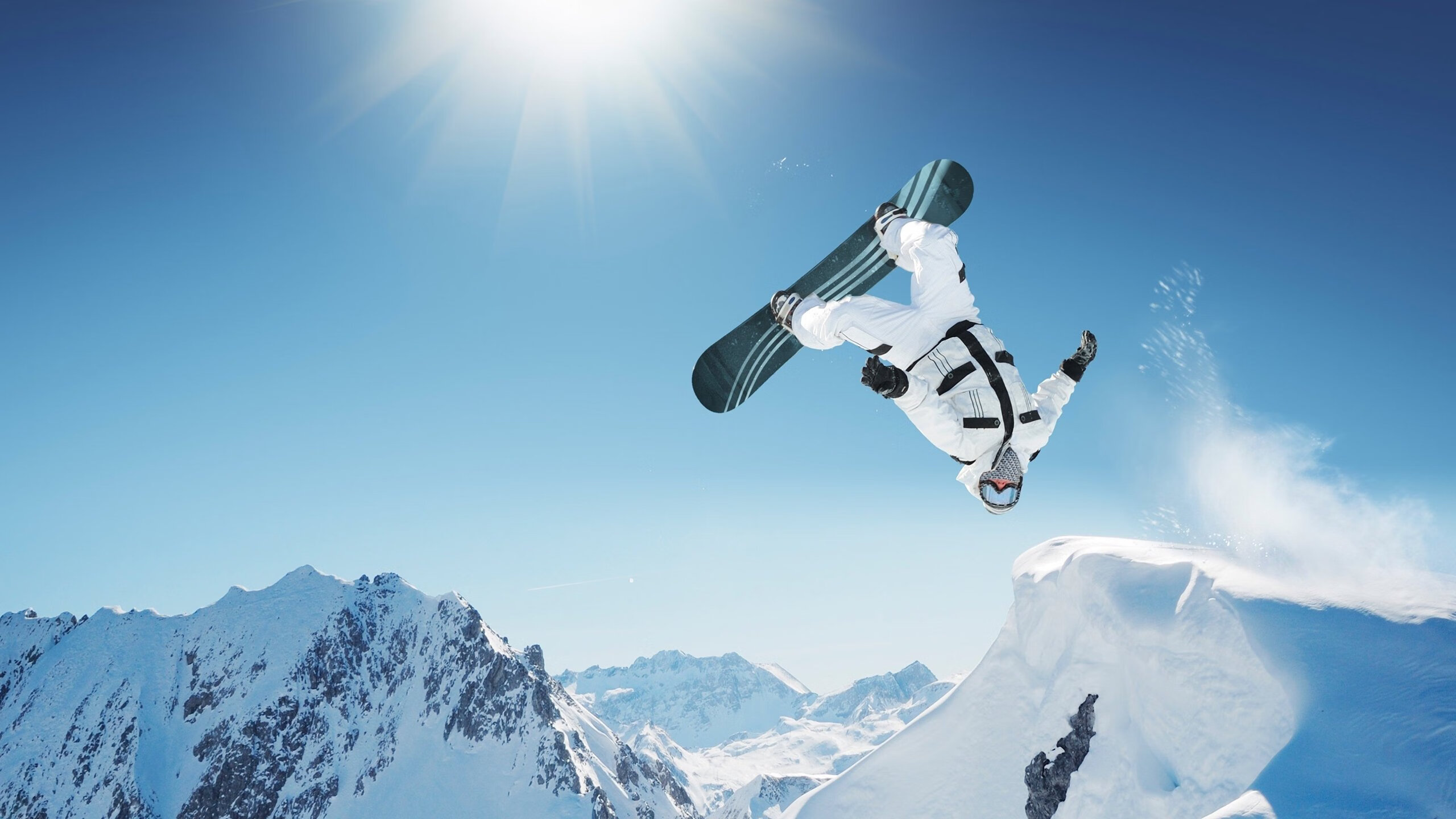 世俱杯时间-时速300公里的博弈与压哨绝杀，当F1争冠悬念遇上篮球心跳时刻